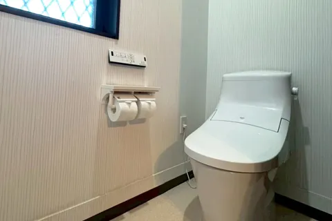 ビデ・シャワー付きトイレ